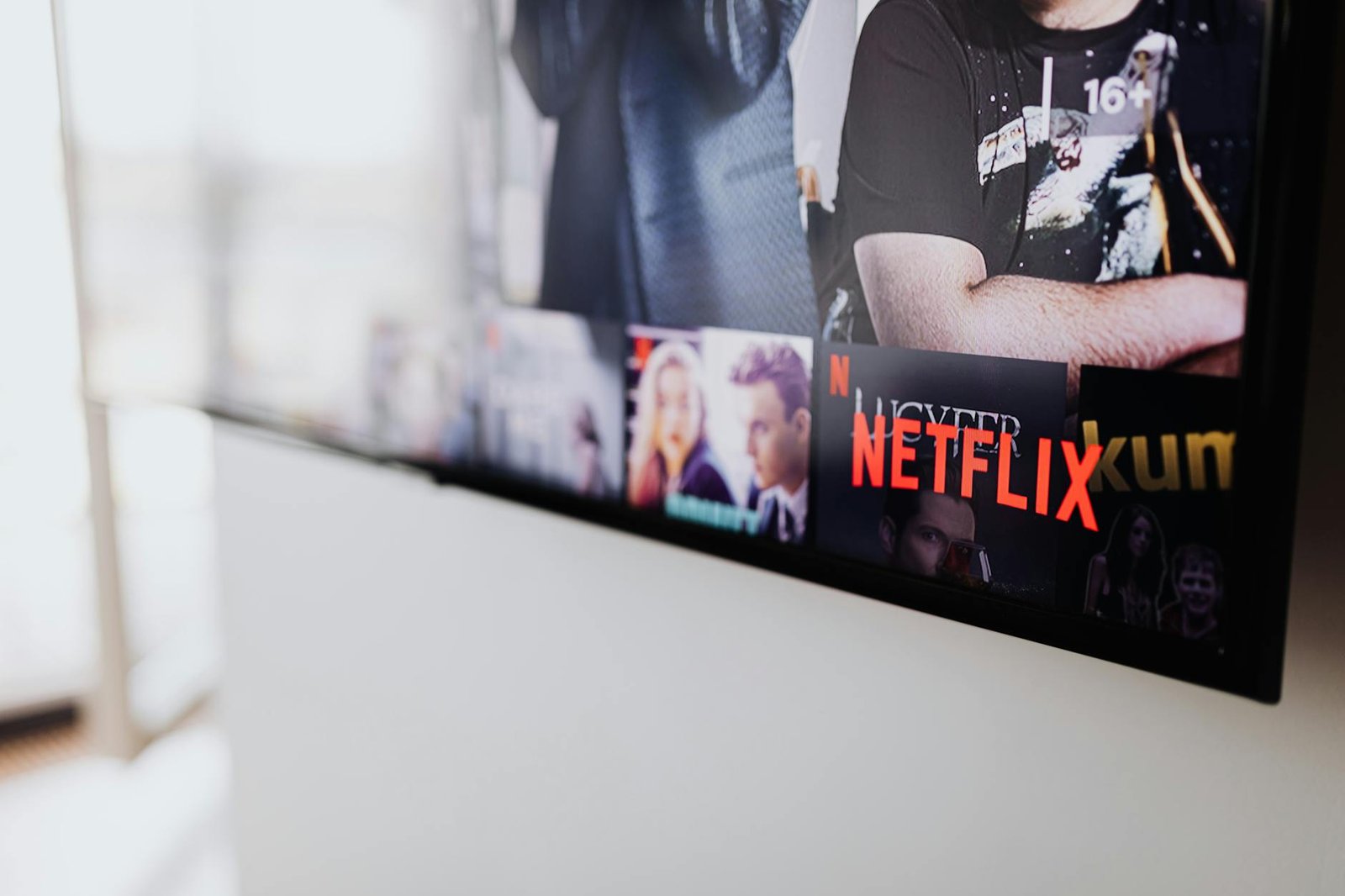 Best IPTV Providers in 2026 — Smart TV showing a Netflix browse interface in a modern living room | OTT-TV