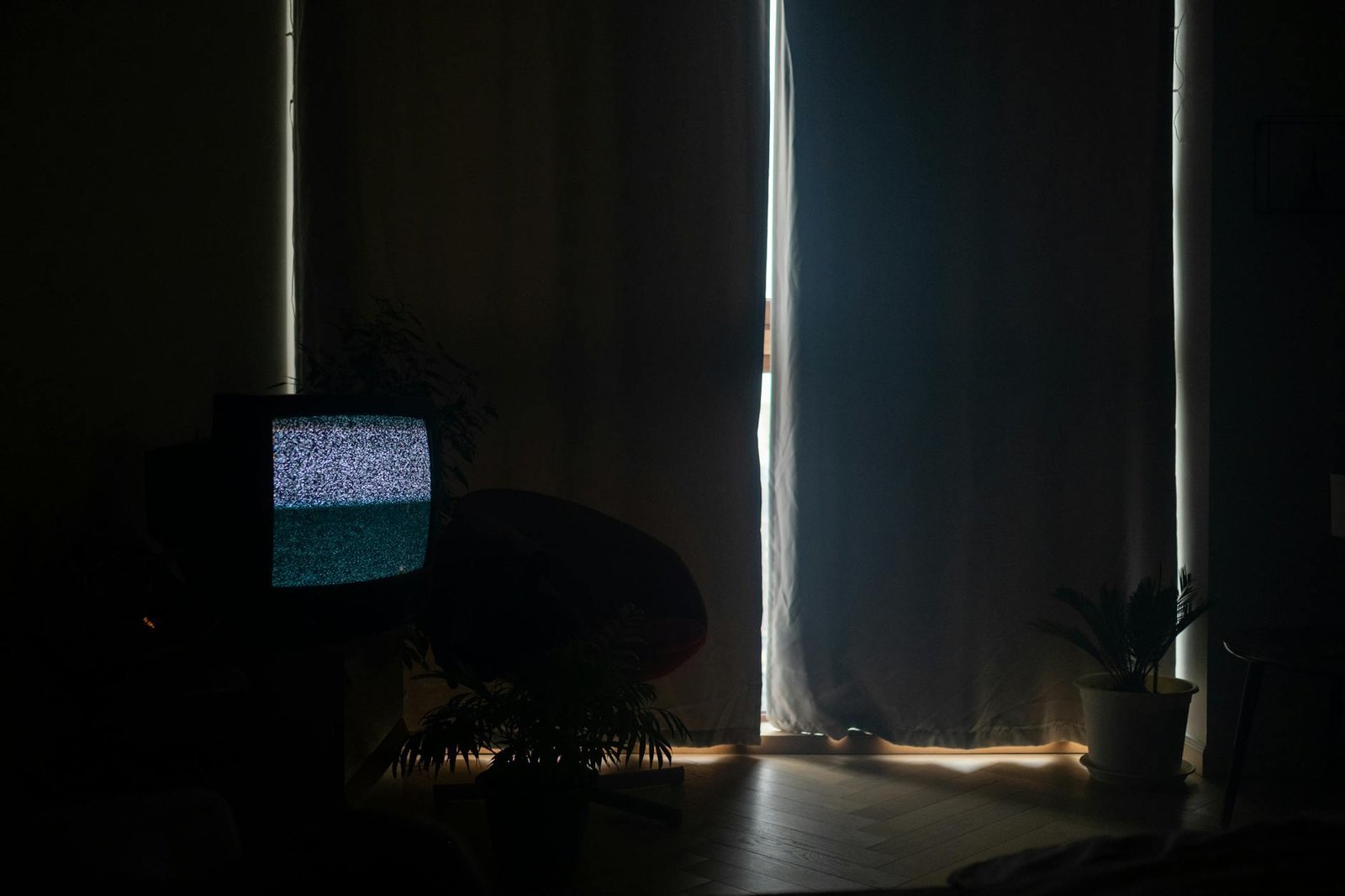 Multi-Room IPTV in 2026: Watching Different Streams on Different TVs Without Breaking Your Subscription